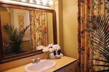 Rothschild Pound House Inn Columbus Exterior foto