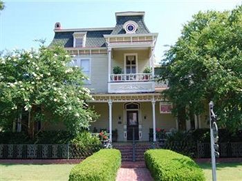 Rothschild Pound House Inn Columbus Exterior foto