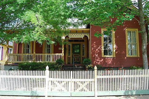 Rothschild Pound House Inn Columbus Exterior foto